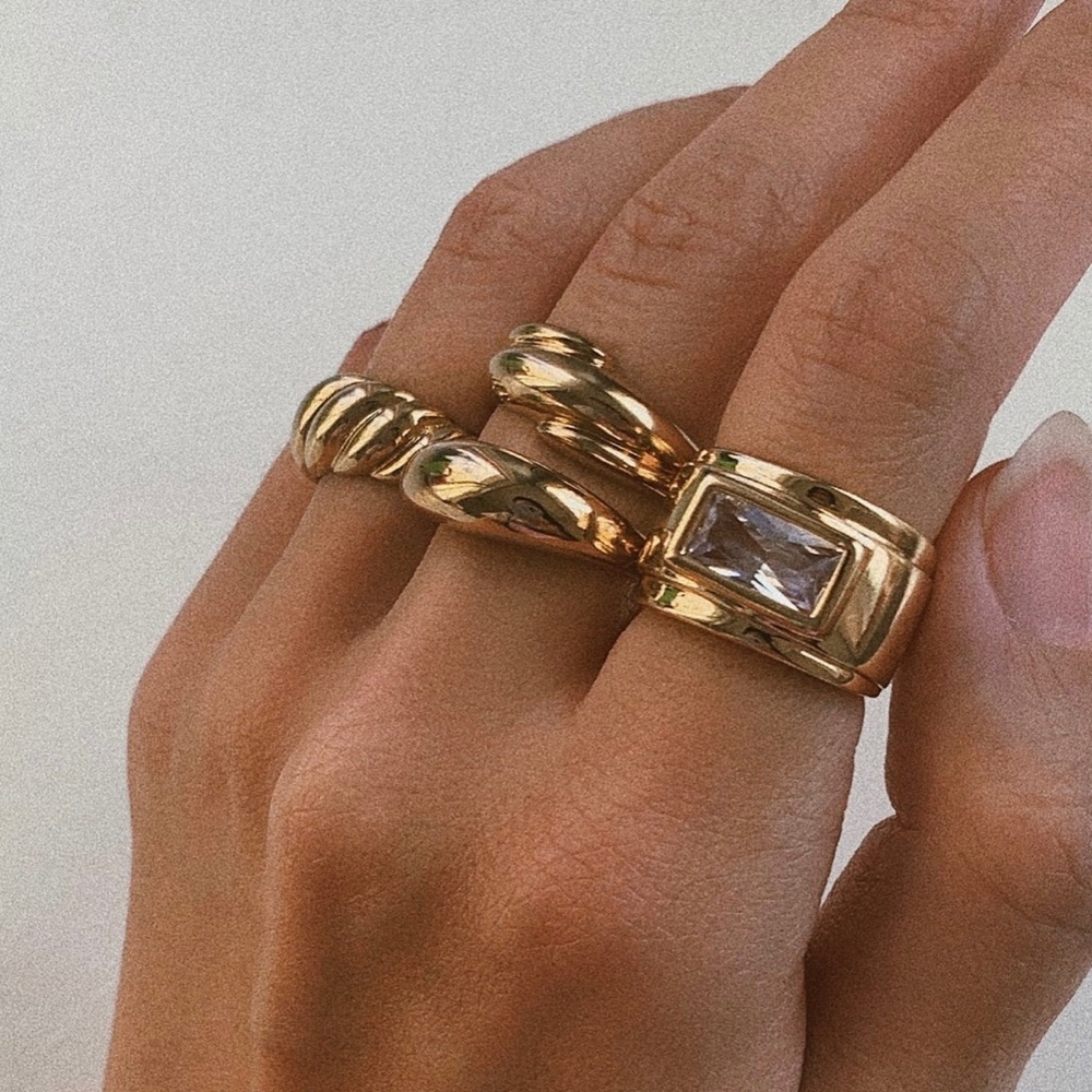 Gold Croissant done ring